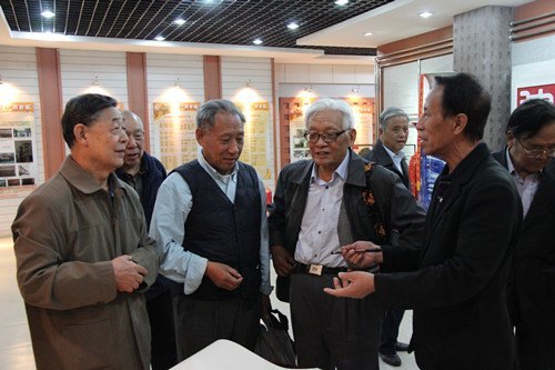 山東建筑大學(xué)首屆本科專(zhuān)業(yè)老校友畢業(yè)50周年重返母校