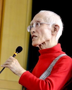 攜“鄉愁”回“母鄉” 談“美感”述“經驗”——著名文化學者余光中再次受聘常州工學院客座教授親為學子授課