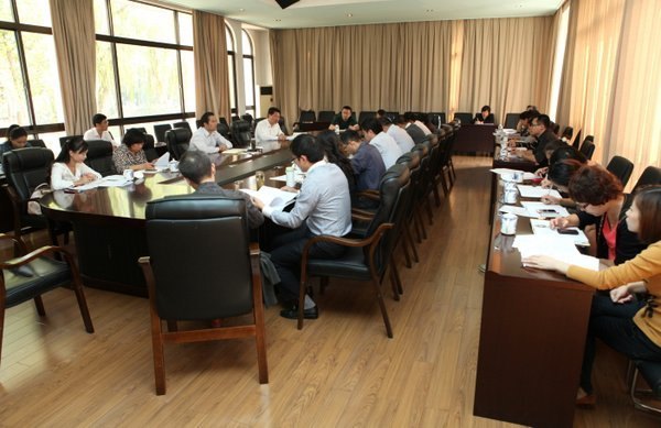 抓住主要環(huán)節(jié) 突破發(fā)展瓶頸 進(jìn)一步提升水平 常州工學(xué)院召開2012年下半年學(xué)生工作會(huì)議