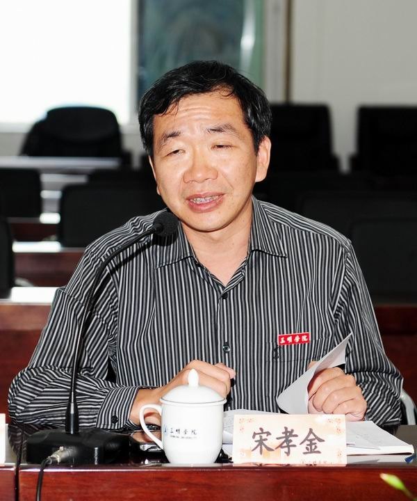 學校黨委召開推進創先爭優“156”長效機制座談會