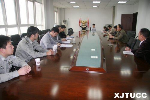 市安監局和草灘園區辦相關人員蒞臨西安交通大學城市學院檢查指導安全生產工作