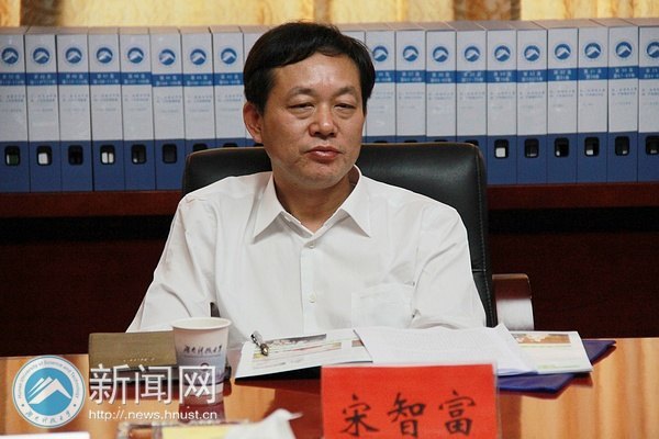 省文明辦主任宋智富一行來校檢查指導工作