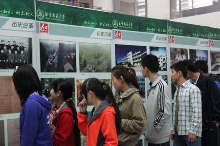 校慶專題:水保學院組織學生參觀校史展