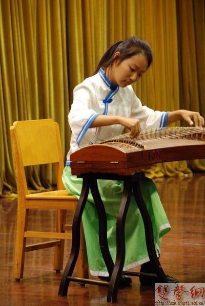 南京藝術(shù)學(xué)院“高雅藝術(shù)進(jìn)校園”走進(jìn)無錫市第一中學(xué)