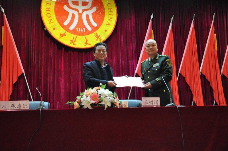 著名軍旅作家王樹增少將做客中北大講堂