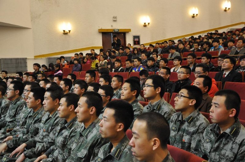 著名軍旅作家王樹增少將做客中北大講堂