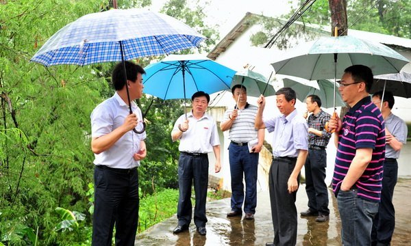 校領導巡察校園安全隱患