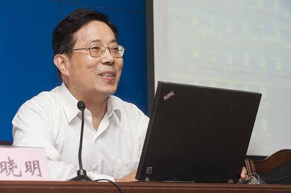 中國藏學研究中心原黨組書記朱曉明研究員來校講學