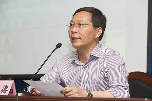 中國藏學研究中心原黨組書記朱曉明研究員來校講學