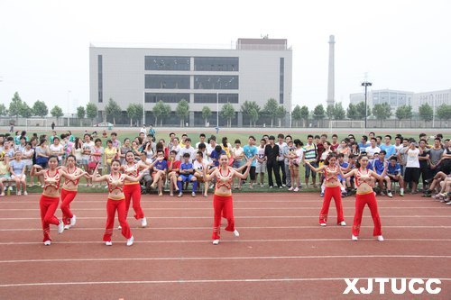 西安交通大學城市學院舉行第九屆健美操、啦啦操、體育舞蹈、街舞教學比賽