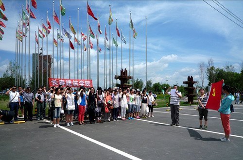校黨委組織教工黨員到北湖濕地公園開展主題黨日活動(dòng)