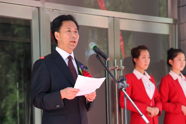 吉林農(nóng)業(yè)科技學(xué)院舉行神內(nèi)學(xué)生公寓落成典禮吉林農(nóng)業(yè)科技學(xué)院舉行神內(nèi)學(xué)生公寓落成典禮