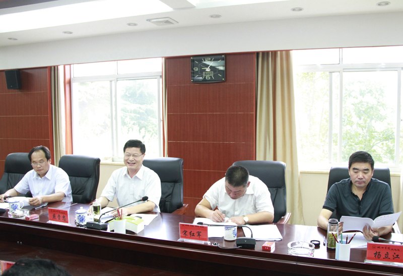 省教育廳和六安市“集中開(kāi)展安全生產(chǎn)大檢查”督查組分別來(lái)校檢查指導(dǎo)工作