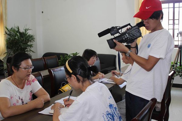 【“迎接黨代會 聚焦黨總支”之八】文學院以學生黨員示范崗為引領,提升大學生社會實踐能力