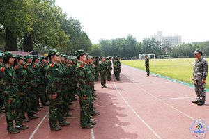 濟(jì)南大學(xué)圓滿完成2013級(jí)學(xué)生軍訓(xùn)工作
