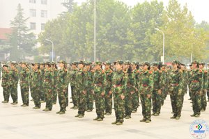 濟(jì)南大學(xué)圓滿完成2013級(jí)學(xué)生軍訓(xùn)工作