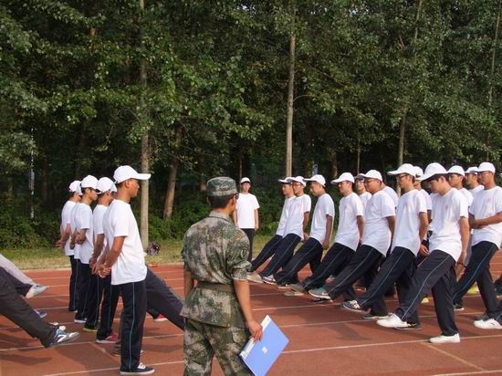 北京城市學院2013級新生軍訓圓滿結束