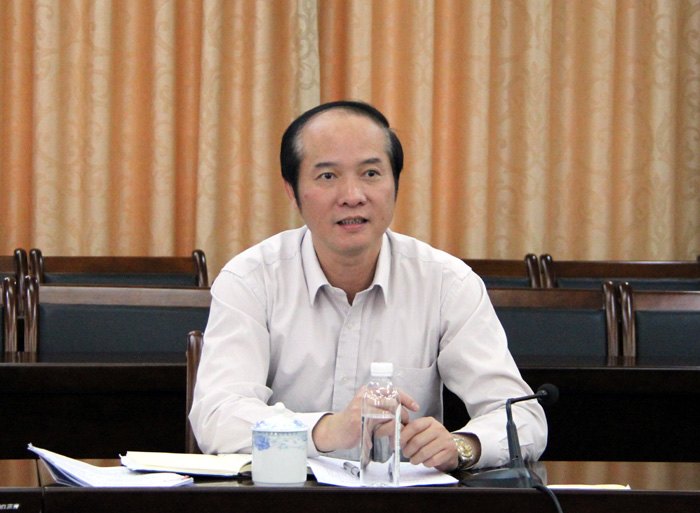 自治區(qū)財政廳黃偉京廳長一行到廣西師范學(xué)院考察調(diào)研