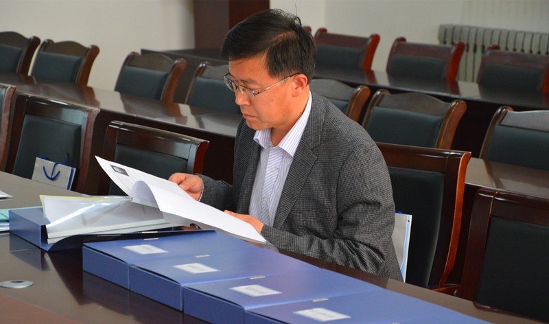 省教育廳軍事理論課教學(xué)檢查評(píng)估組專家蒞臨煙臺(tái)大學(xué)文經(jīng)學(xué)院檢查評(píng)估