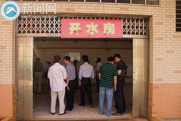 國家節水型社會建設專家驗收組蒞臨湖南科技大學指導工作