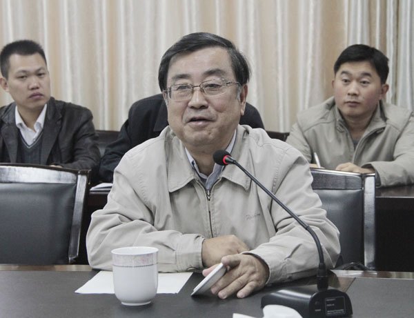 皖西學(xué)院舉辦2014年度國家基金申報專題報告會:安徽省社會科學(xué)院孫自鐸研究員應(yīng)邀來校指導(dǎo)國家社科基金申報工作
