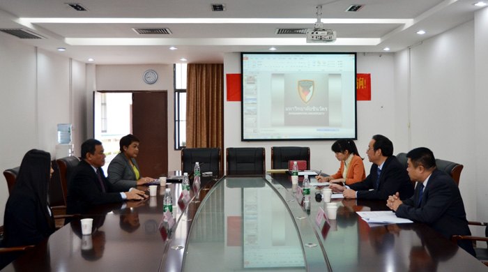 李豐生院長(zhǎng)會(huì)見泰國(guó)欽那瓦大學(xué)校長(zhǎng)代表團(tuán)