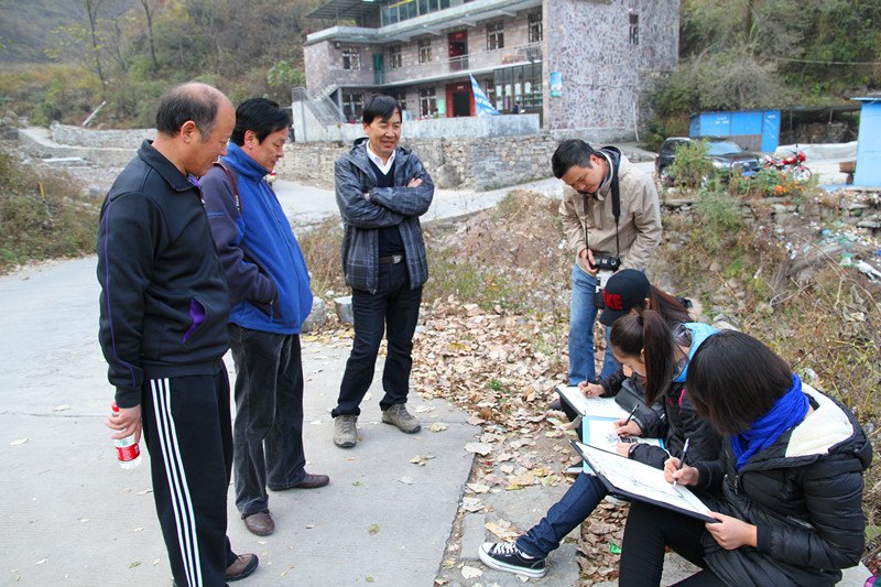 院長陳建國一行赴萬仙山寫生基地慰問師生