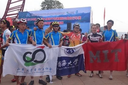 自行車協會隊員李吉祥同學在2013年中國環千島湖國際名校公路自行車邀請賽中取得佳績