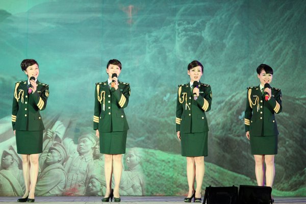 江西省軍區(qū)文工團來景德鎮(zhèn)陶瓷學院慰問演出
