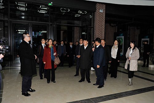 中國(guó)民辦教育協(xié)會(huì)會(huì)長(zhǎng)王佐書蒞臨長(zhǎng)春建筑學(xué)院參觀考察