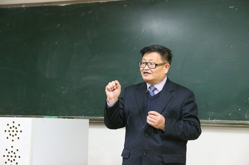 深化教學改革,加強英語精品課建設