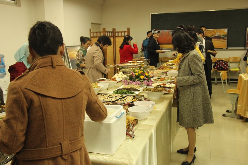 云南師范大學(xué)商學(xué)院第一屆韓國文化周活動隆重舉行——韓國總理事來訪講座及《赤腳之夢》電影鑒賞
