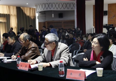 市第八屆大學(xué)生辯論賽臺(tái)州學(xué)院代表隊(duì)摘冠