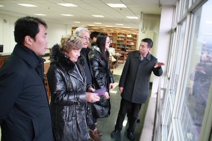 世界溫泉及氣候養生聯合會秘書長恩貝托索利曼教授一行到渤海大學考察