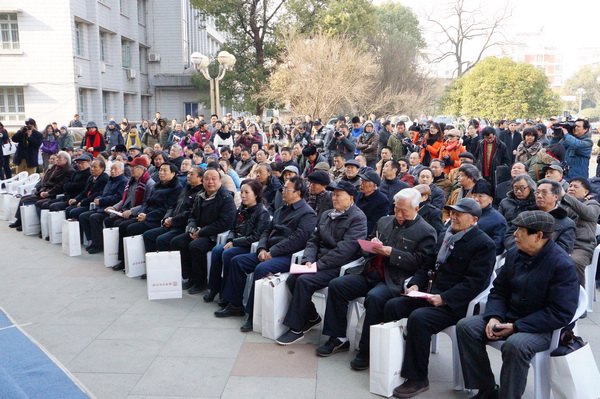 “一代宗師•學術楷模”周國楨教授從藝六十周年陶藝作品展在景德鎮陶瓷學院舉行