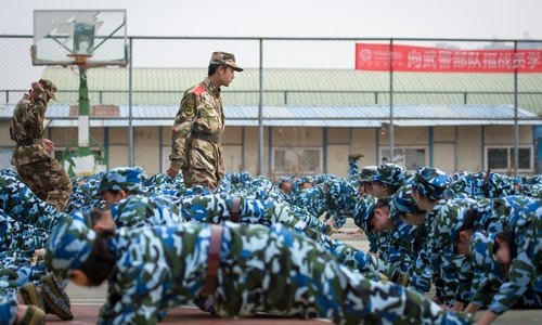 校園迷彩 砥礪青春