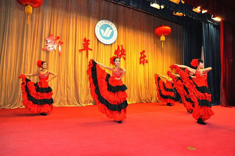 學(xué)院2013年度工作總結(jié)及表彰大會(huì)舉行
